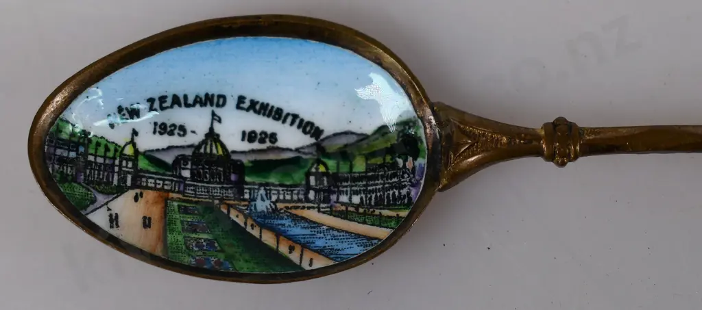 NEW ZEALAND EXHIBITION ENAMEL SPOONS Image 1++