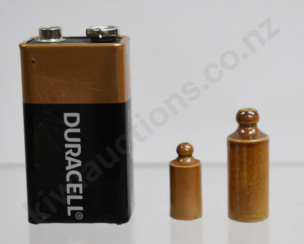 MINIATURE SALESMAN SAMPLE GINGER BEERS Image 1++