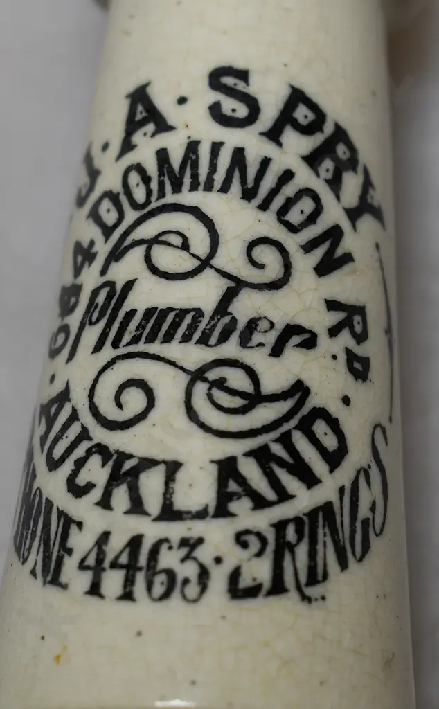 SPRY PLUMBER AUCKLAND TOILET PULL Image 1++