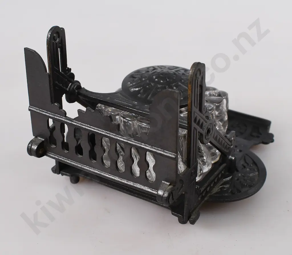 VICTORIAN EASTLAKE CAST IRON INKWELL Image 1++