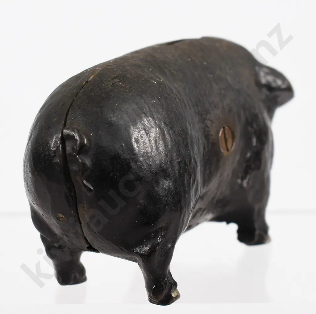 CAST IRON PIG HOG MONEY BANK, I MADE CHICAGO FAMOUS Image 1++