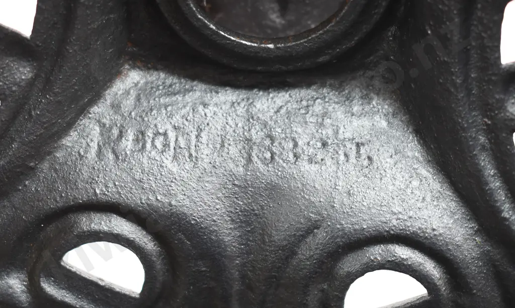 CAST IRON INKWELL Image 1++