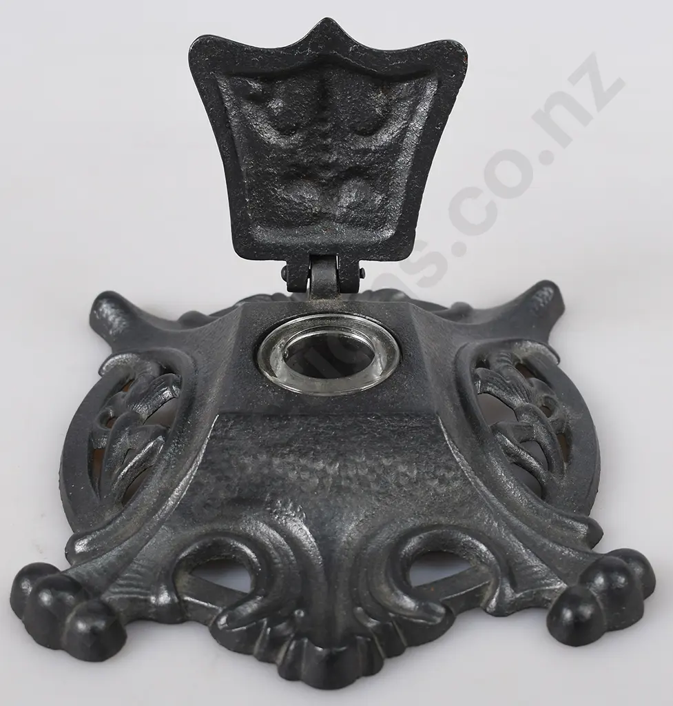 CAST IRON INKWELL Image 1++