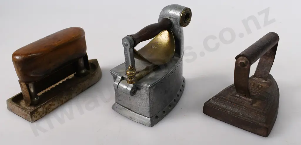 COLLECTION OF MINIATURE IRONS Image 1++