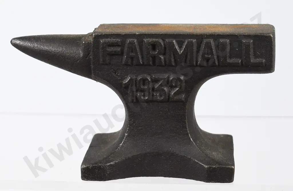 FARMALL 1932 SAMPLE SIZE ANVIL Image 1++