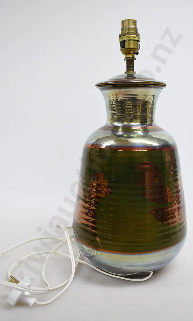 NEW ZEALAND STUDIO POTTERY TABLE LAMP & VASE Image 1++