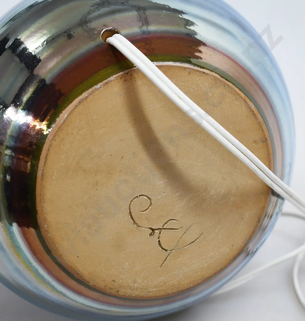 NEW ZEALAND STUDIO POTTERY TABLE LAMP & VASE Image 1++