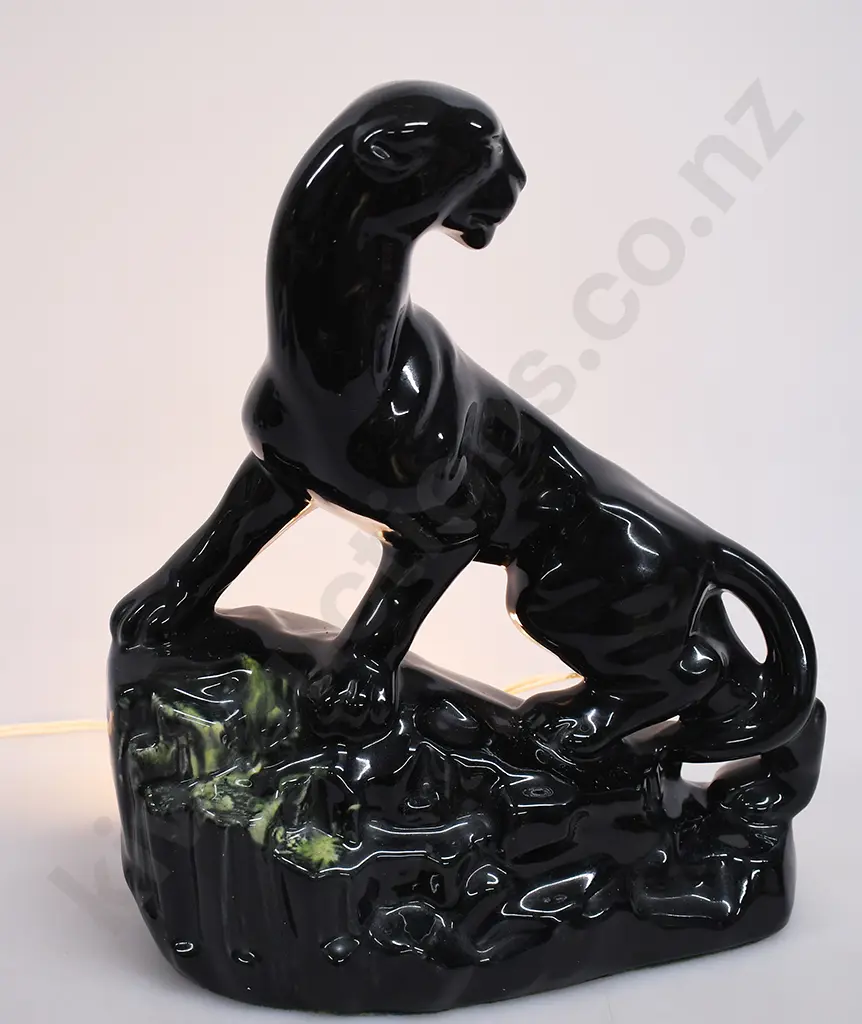 TITIAN POTTERY NEW ZEALAND STUDIO POTTERY PANTHER TV LAMP Image 1++