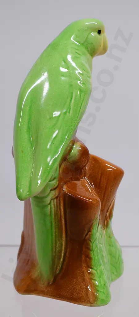 CROWN LYNN PARROT 182 Image 1++