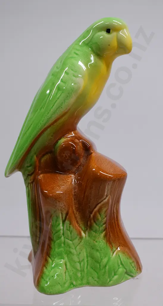 CROWN LYNN PARROT 182 Image 1++