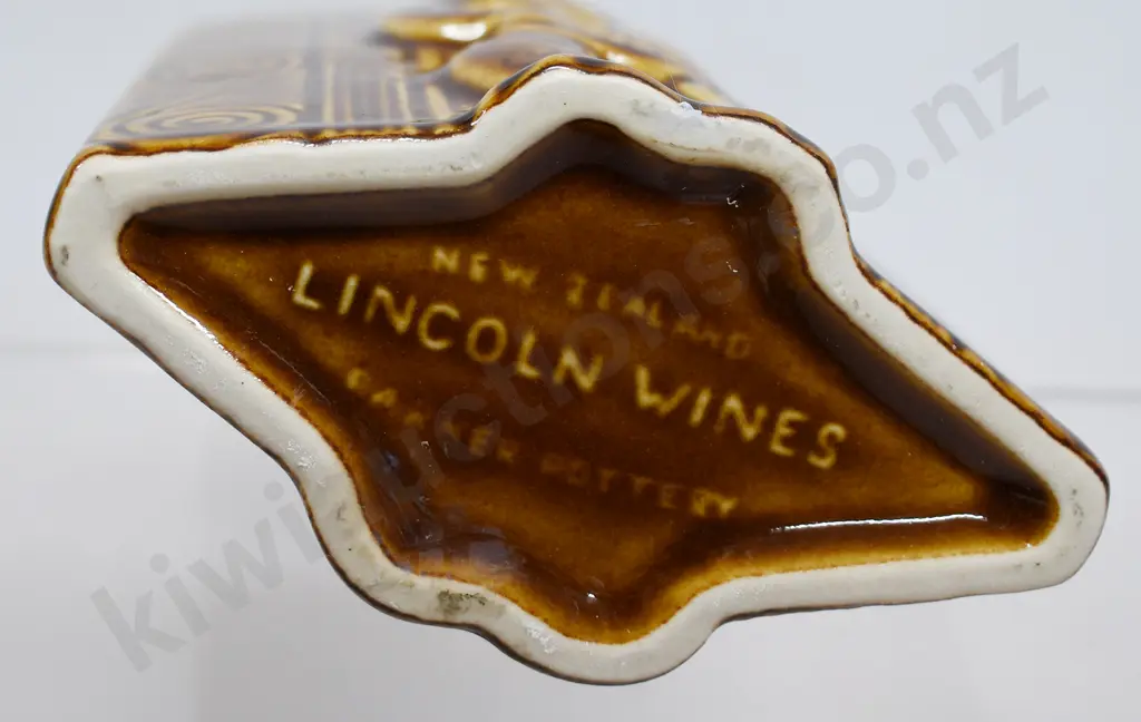 PARKER POTTERY STOPPERED BOTTLE FOR LINCOLN WINES Image 1++