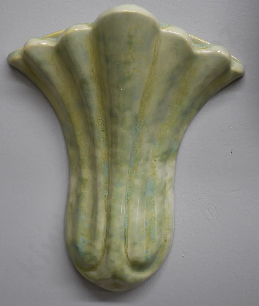 CROWN LYNN COW BELL WALL POCKET NO. 8 Image 1++