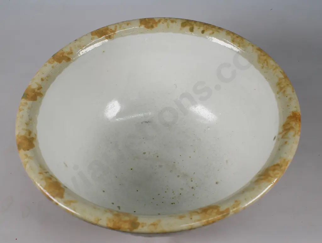 TIMARU POTTERIES MOTTLED GLAZE MIXING BOWL Image 1++