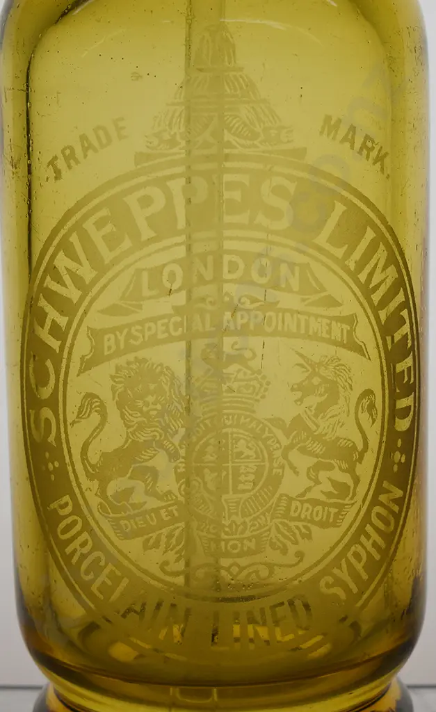 SCHWEPPES SODA SYPHON, AMBER Image 1++