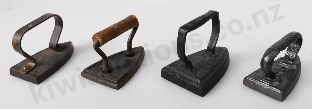 COLLECTION OF MINIATURE IRONS Image 1++