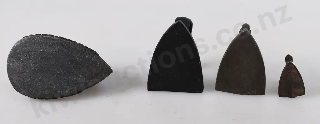 COLLECTION OF MINIATURE IRONS Image 1++