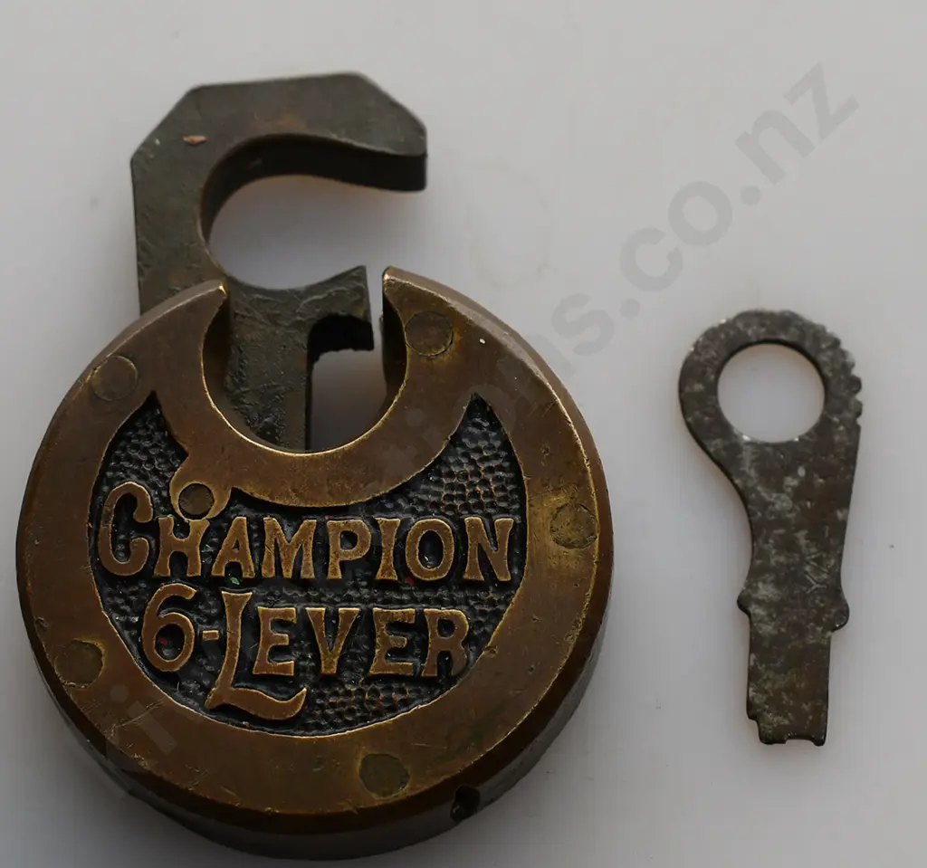 VINTAGE CHAMPION 6 LEVER PADLOCK & KEY Image 1++