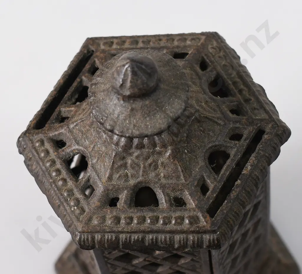 CAST IRON SPACE HEATER STILL MONEY BANK Image 1++