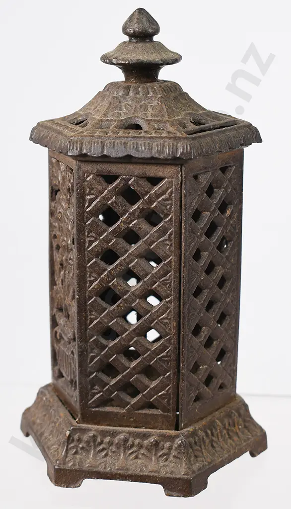 CAST IRON SPACE HEATER STILL MONEY BANK Image 1++