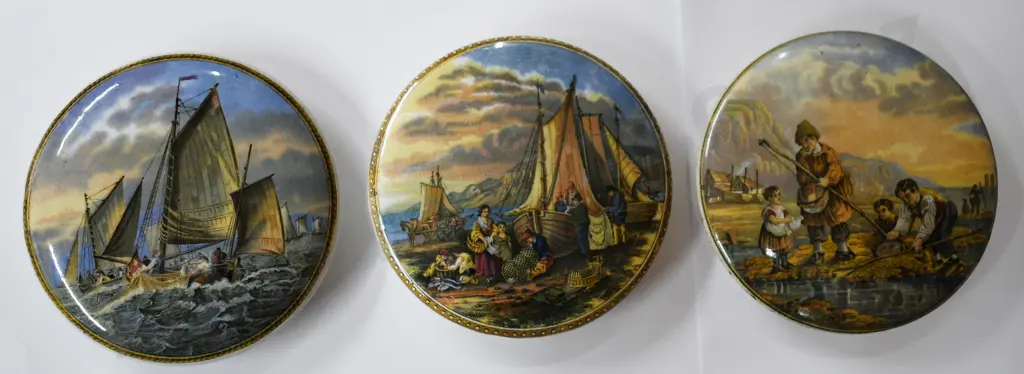 PRATTWARE POT LIDS, FISHING RELATED Image 1++