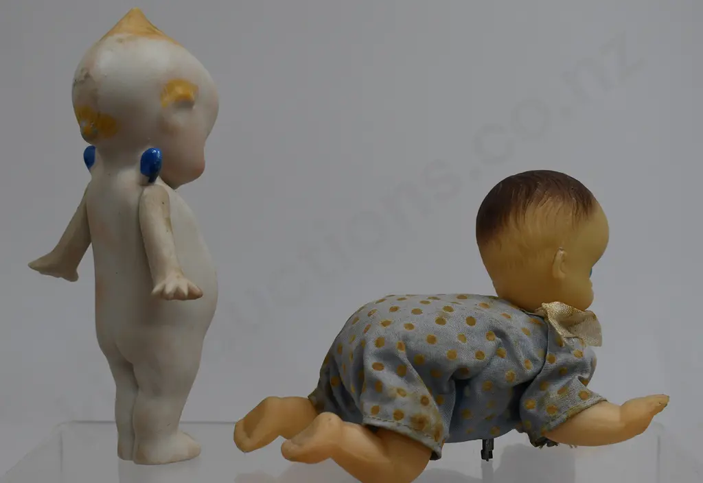 2 DOLL FIGURES Image 1++