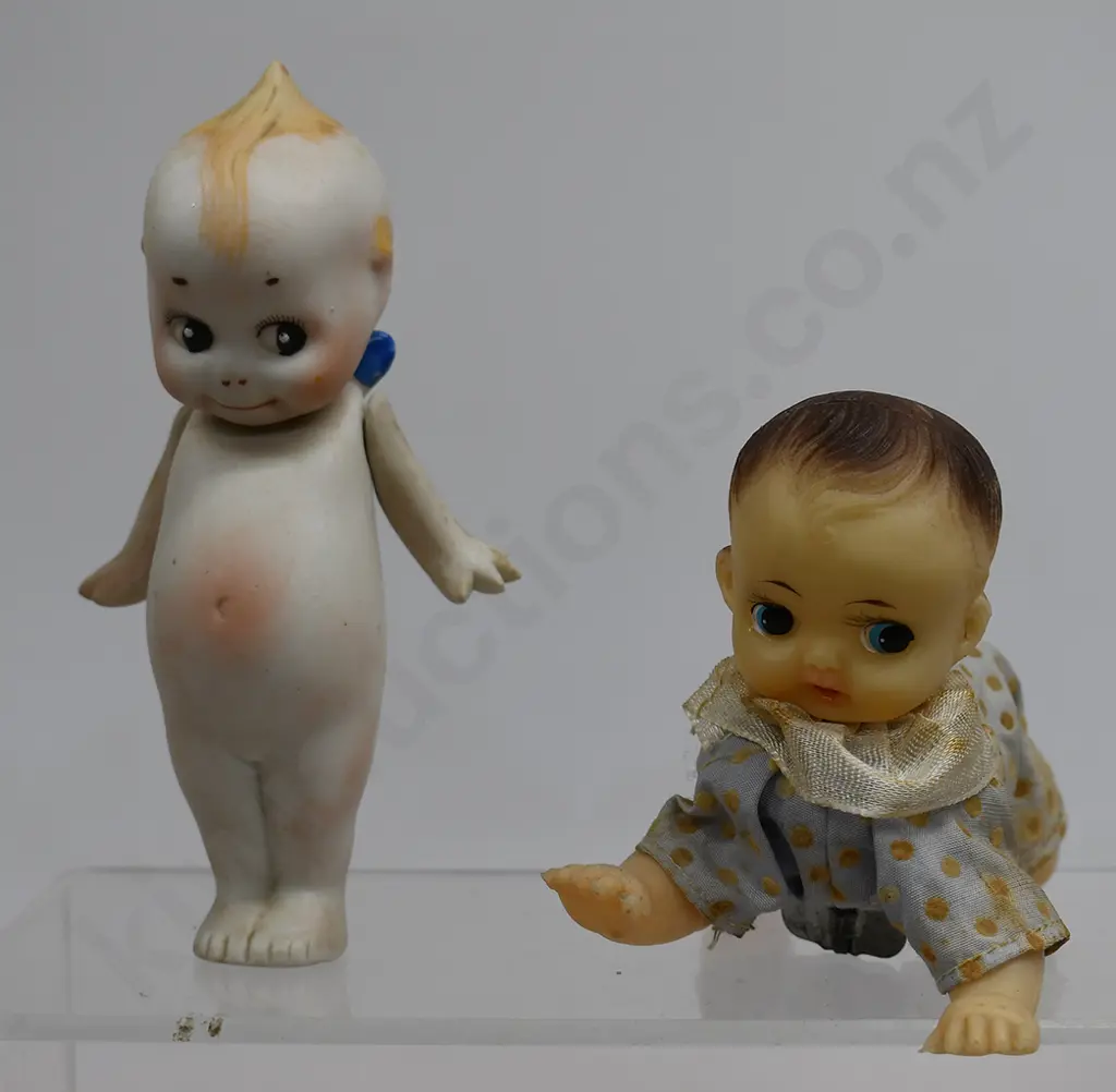2 DOLL FIGURES Image 1++