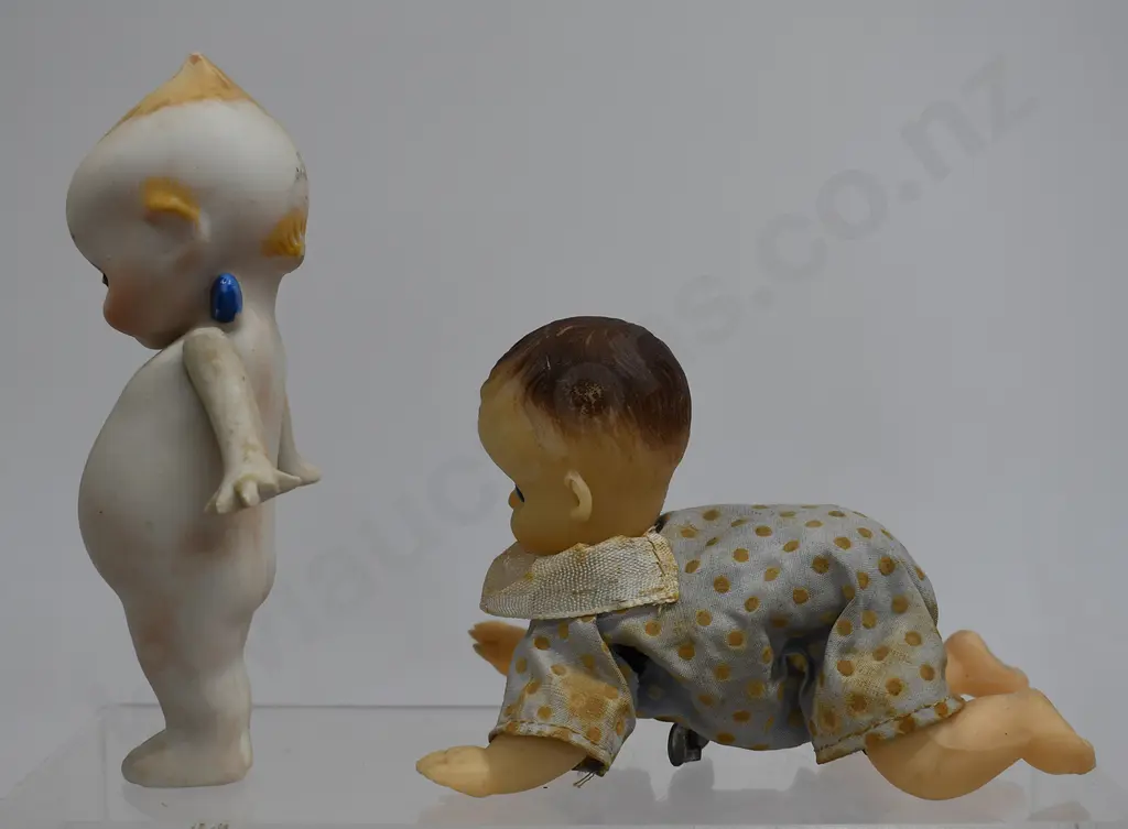 2 DOLL FIGURES Image 1++