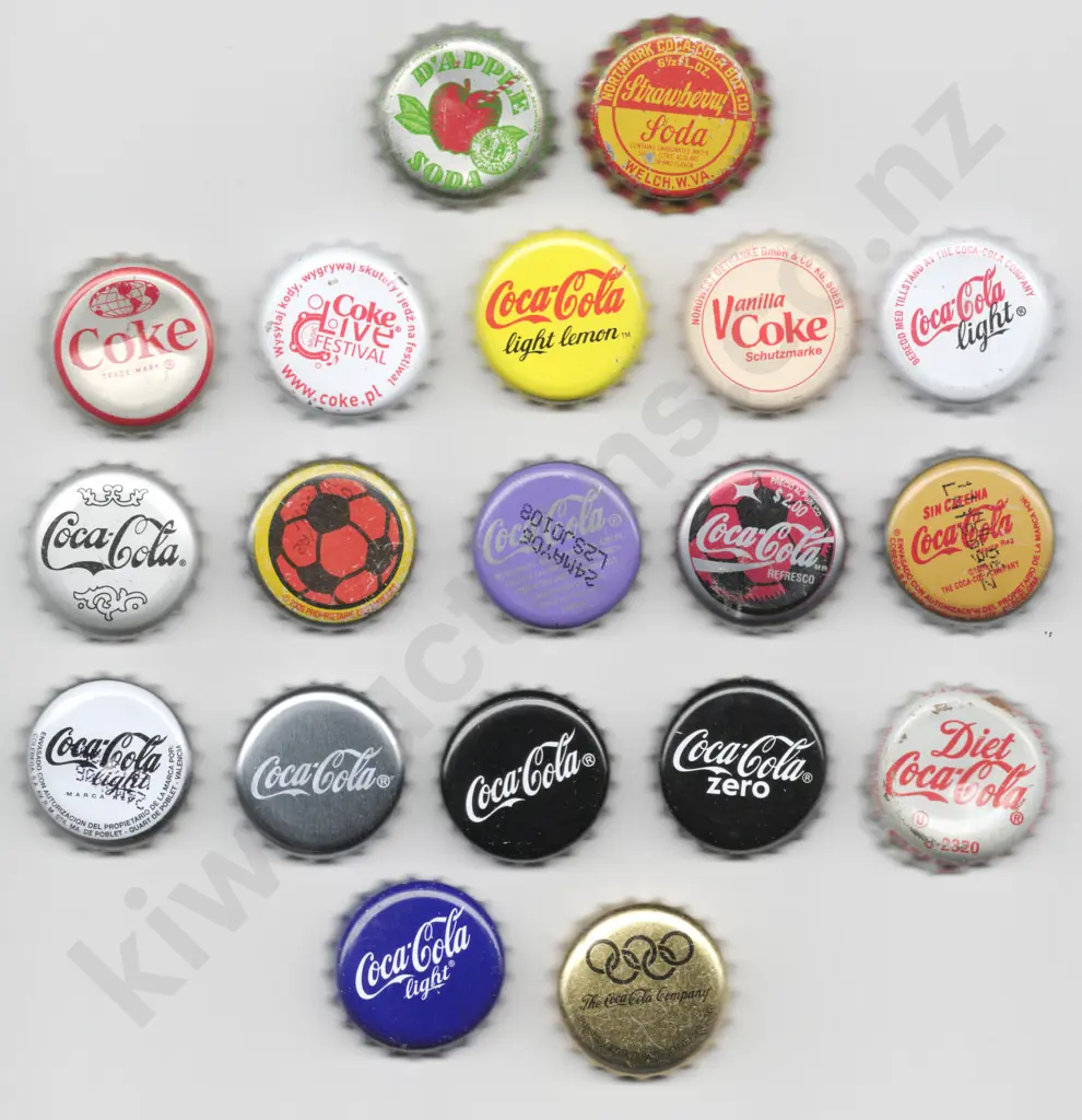 COCA COLA CROWN TOP BOTTLE CAPS X 17 Image 1++