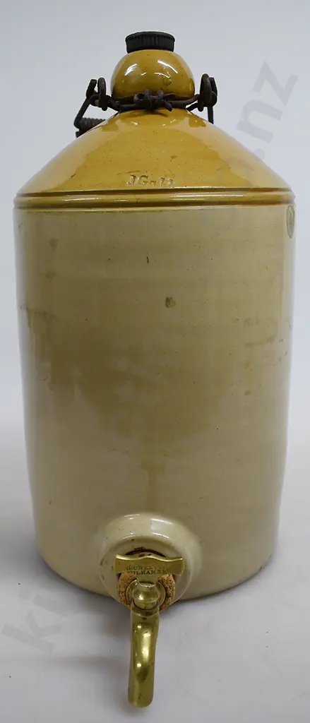 MULLON OPUNAKE STONE JAR Image 1++