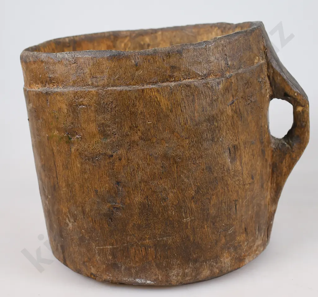 HAND CARVED WOODEN VESSEL/CUP Image 1++