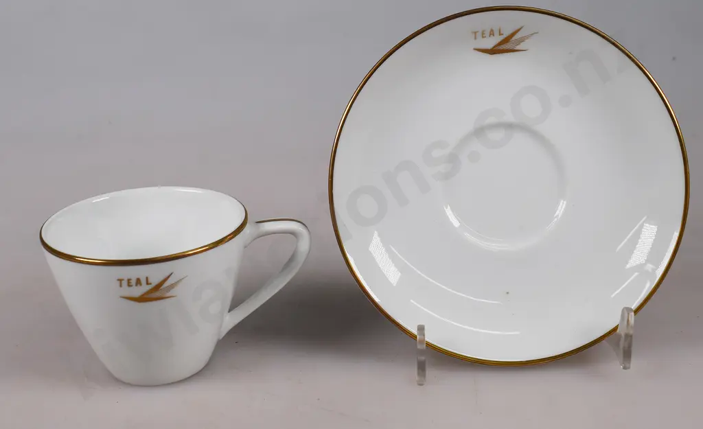 RAILWAY & TEAL CROCKERY Image 1++