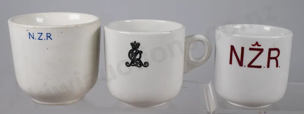 NZR RAILWAY REFRESHMENT ROOMS CUPS & DRINKING GLASS Image 1++