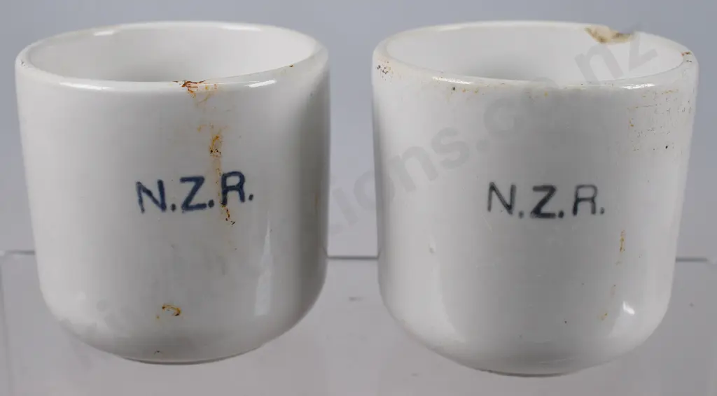 TEMUKA WARE & CROWN LYNN NZR CUPS & SAUCERS Image 1++