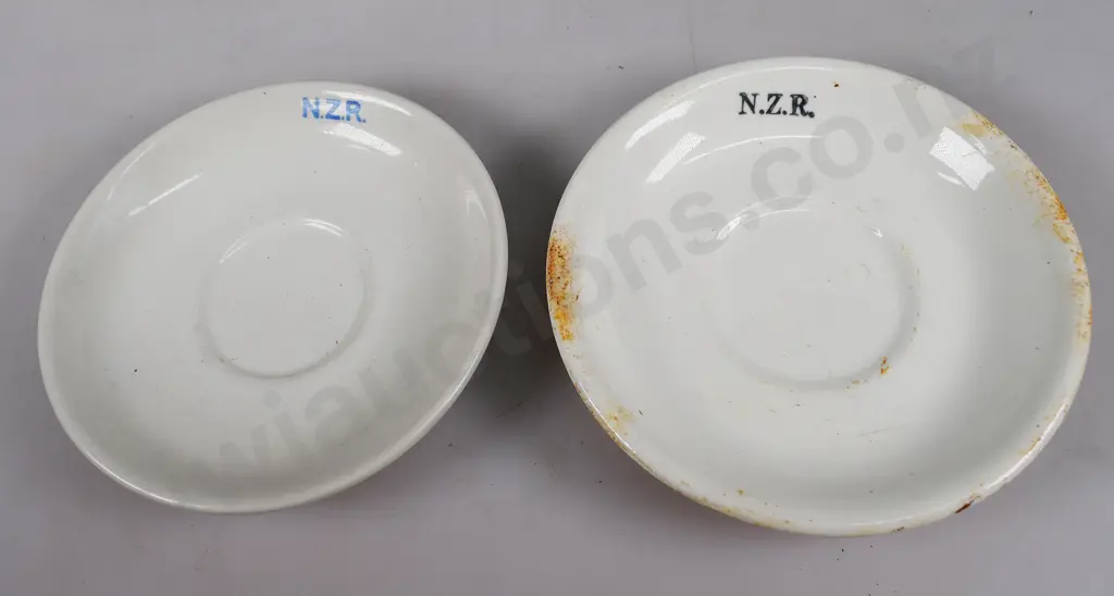 TEMUKA WARE & CROWN LYNN NZR CUPS & SAUCERS Image 1++