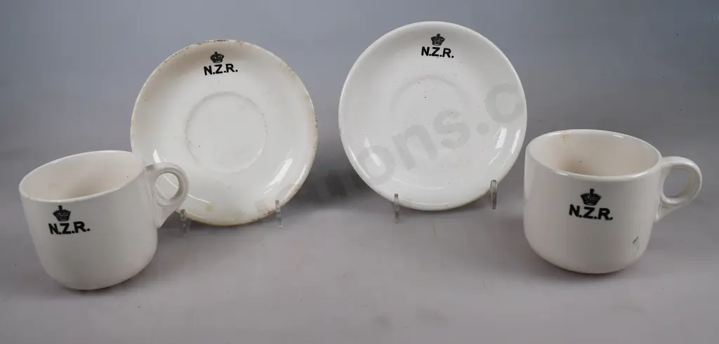 CROWN LYNN NEW ZEALAND RAILWAY CUPS AND SAUCERS Image 1++