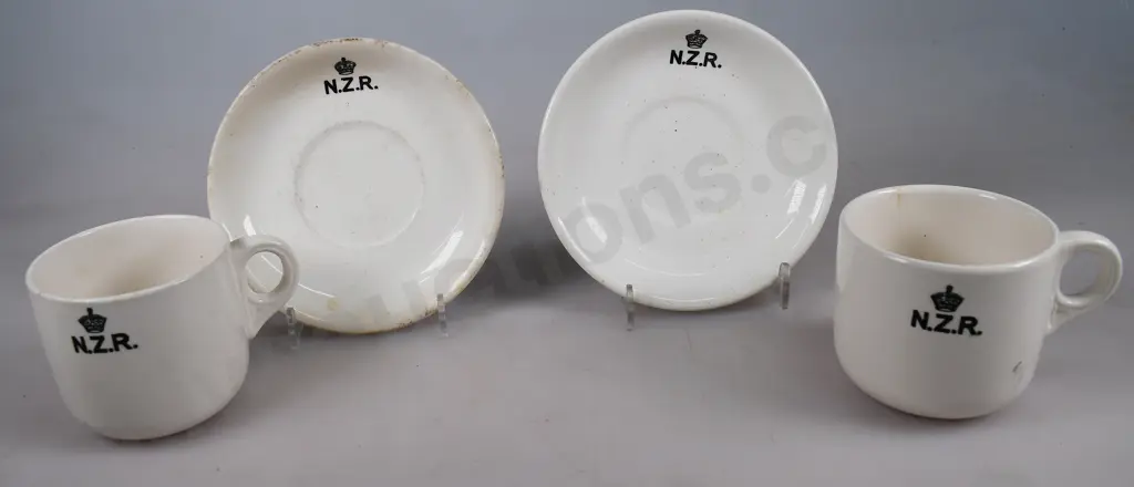 CROWN LYNN NEW ZEALAND RAILWAY CUPS AND SAUCERS Image 1++