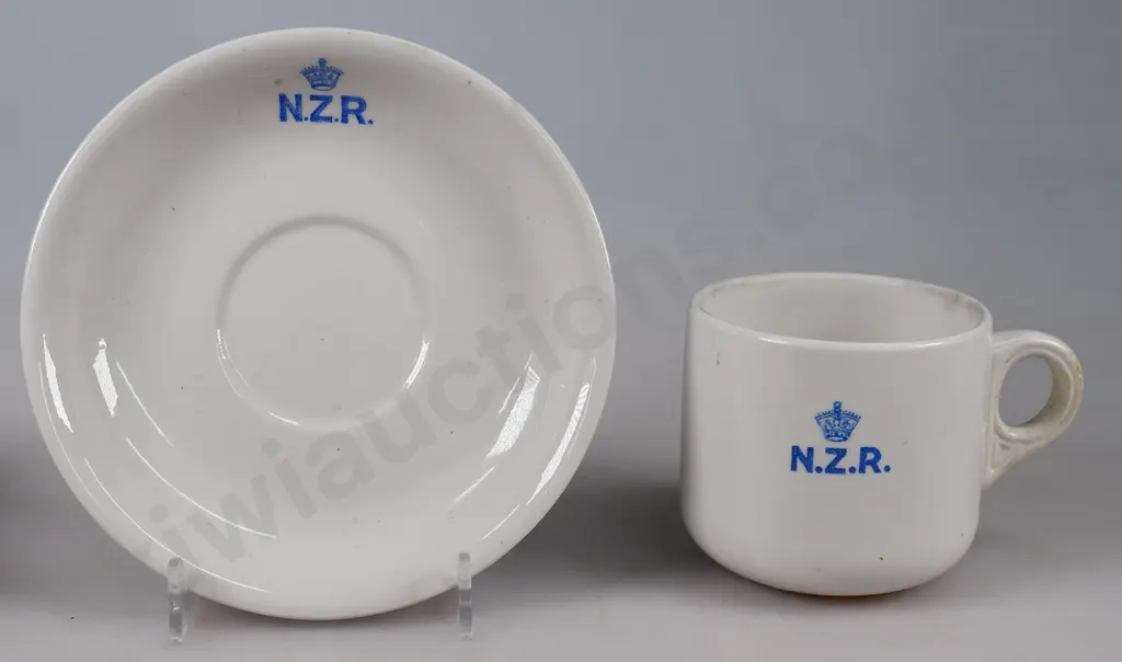 NEW ZEALAND RAILWAYS, CROWN LYNN CUP & SAUCER Image 1++