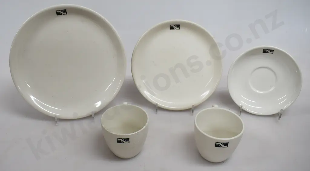 CROWN LYNN NEW ZEALAND RAILWAY CROCKERY Image 1++