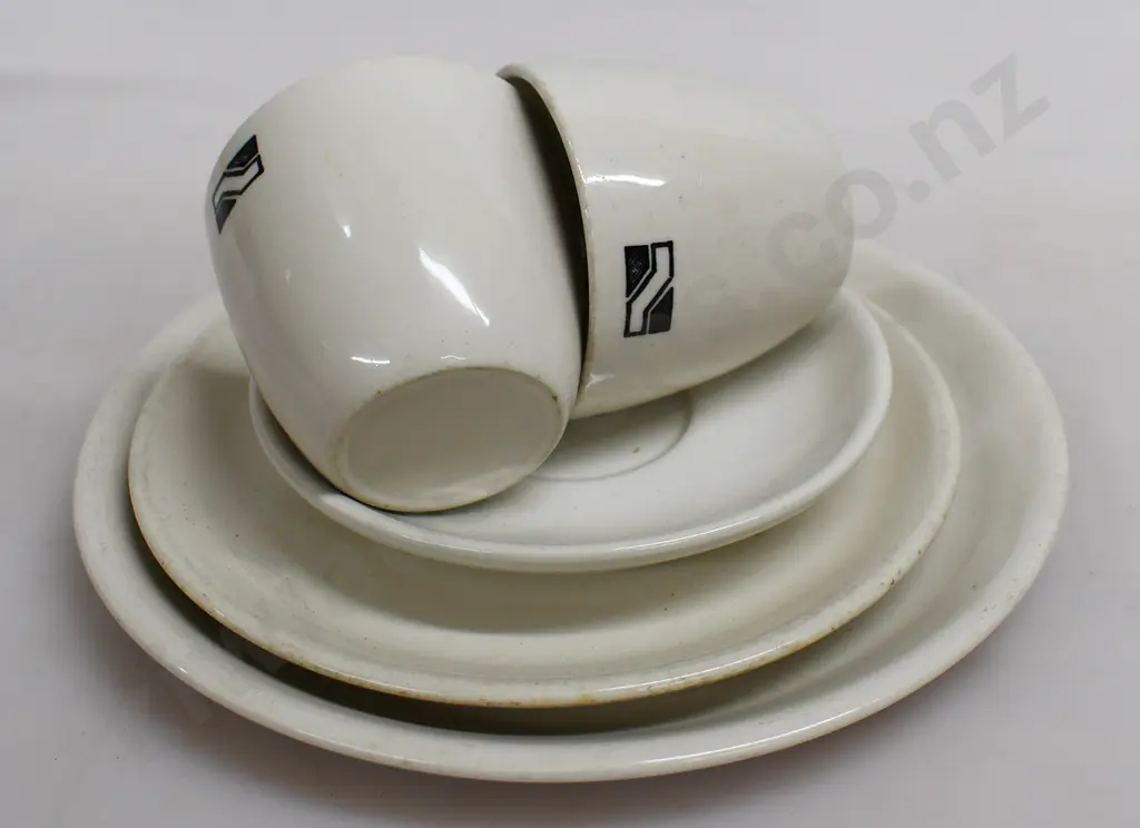 CROWN LYNN NEW ZEALAND RAILWAY CROCKERY Image 1++