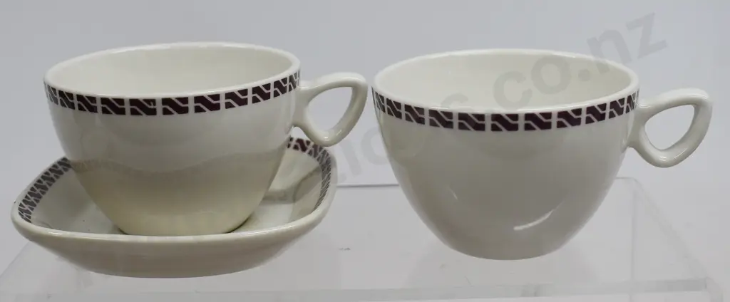 CROWN LYNN NEW ZEALAND RAILWAY CROCKERY Image 1++