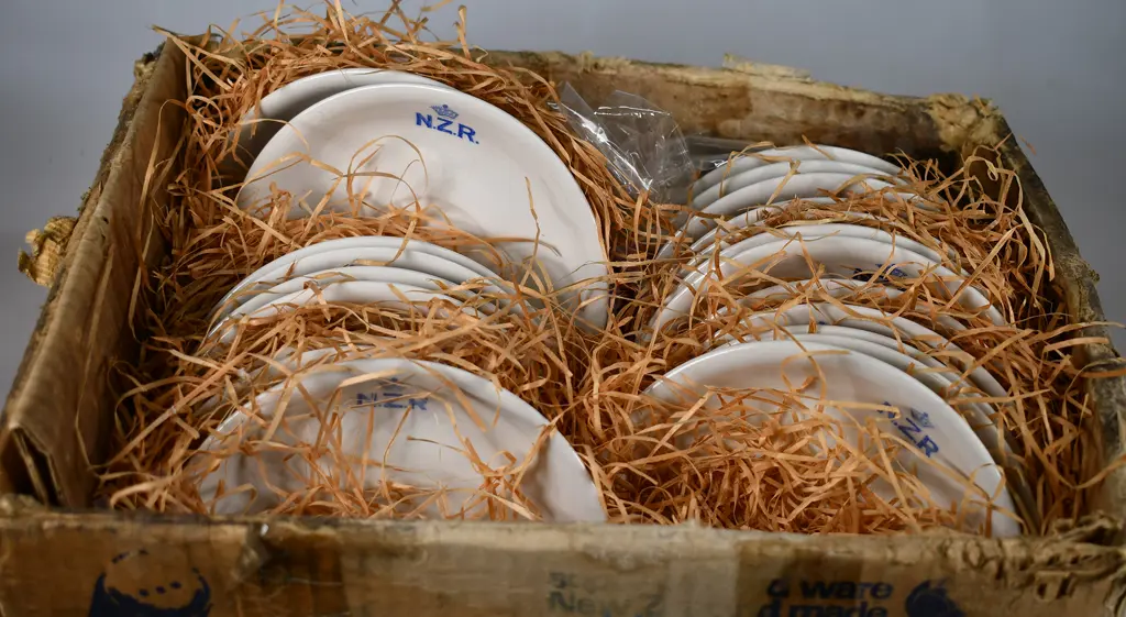 ORIGINAL CARTON OF NZR CROWN LYNN SAUCERS Image 1++