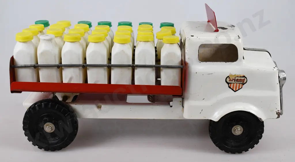 TRI-ANG JUNIOR SERIES MILK LORRY Image 1++