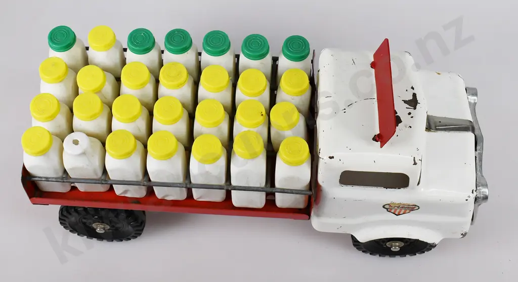 TRI-ANG JUNIOR SERIES MILK LORRY Image 1++