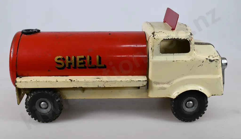 TRI-ANG JUNIOR SERIES SHELL TANKER Image 1++