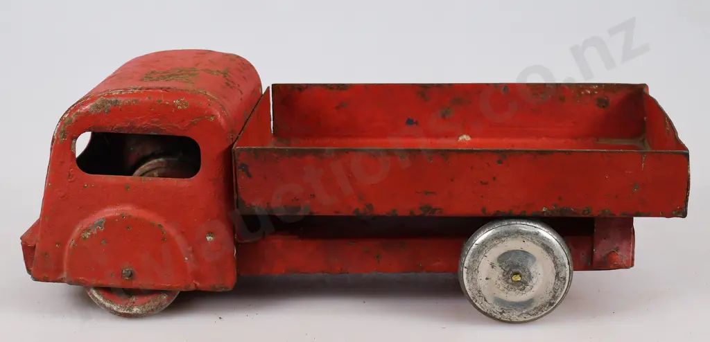 ABINGDONS NEW ZEALAND TIP TRUCK Image 1++