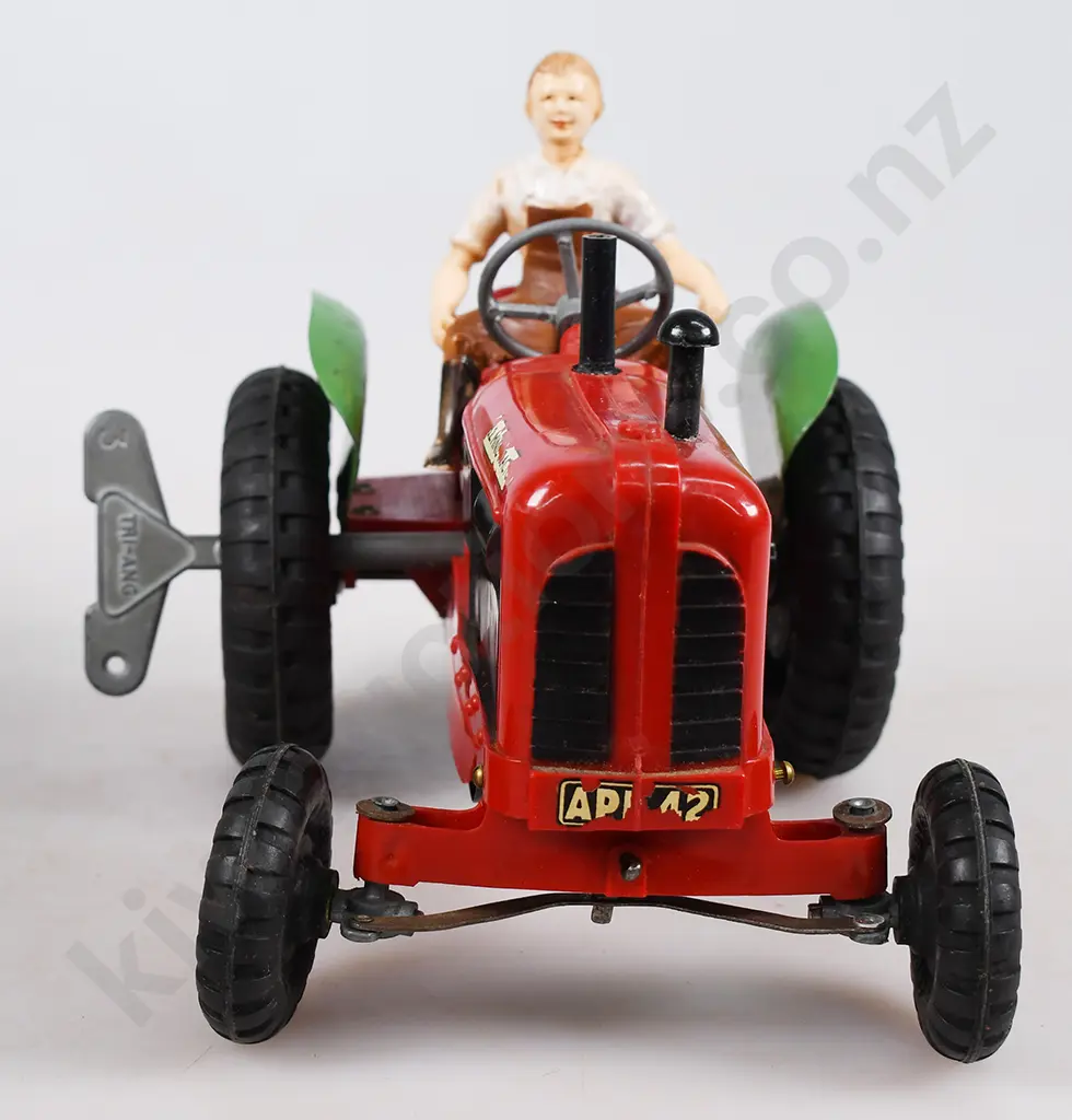 TRI-ANG BOXED MINIC SERIES 2 CLOCKWORK POWERED NUFFIELD TOY TRACTOR Image 1++