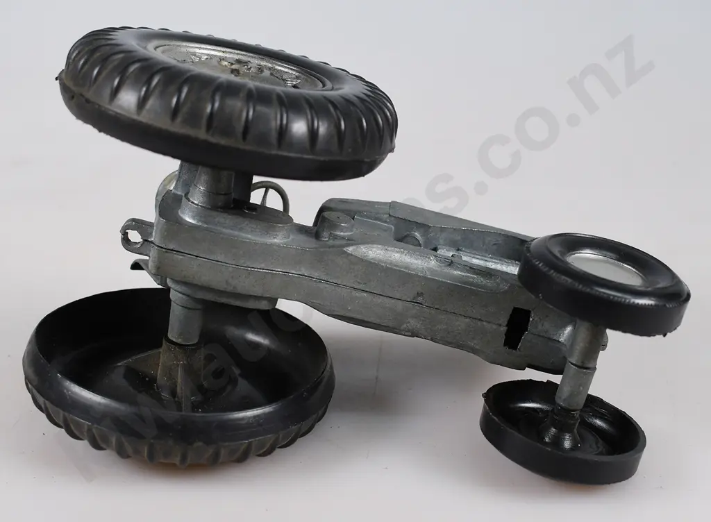 LINCOLN MAJOR MODEL MASSEY HARRIS TRACTOR Image 1++