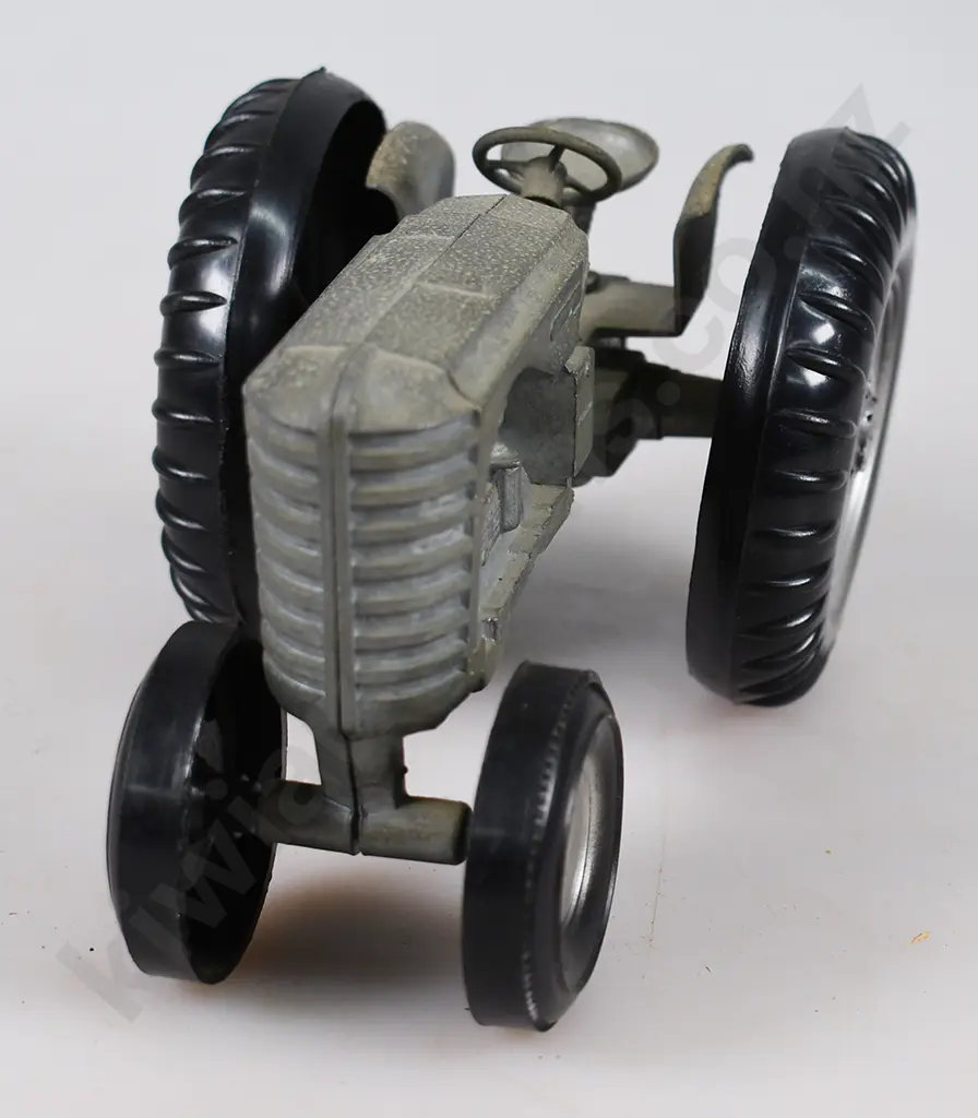 LINCOLN MAJOR MODEL MASSEY HARRIS TRACTOR Image 1++
