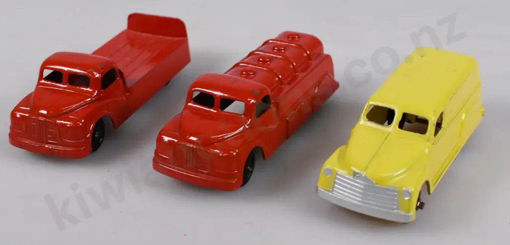 BRENTWARE MODEL CHEV PANEL VAN, AUSTIN TANKER, AUSTIN DRINKS TRUCK Image 1++