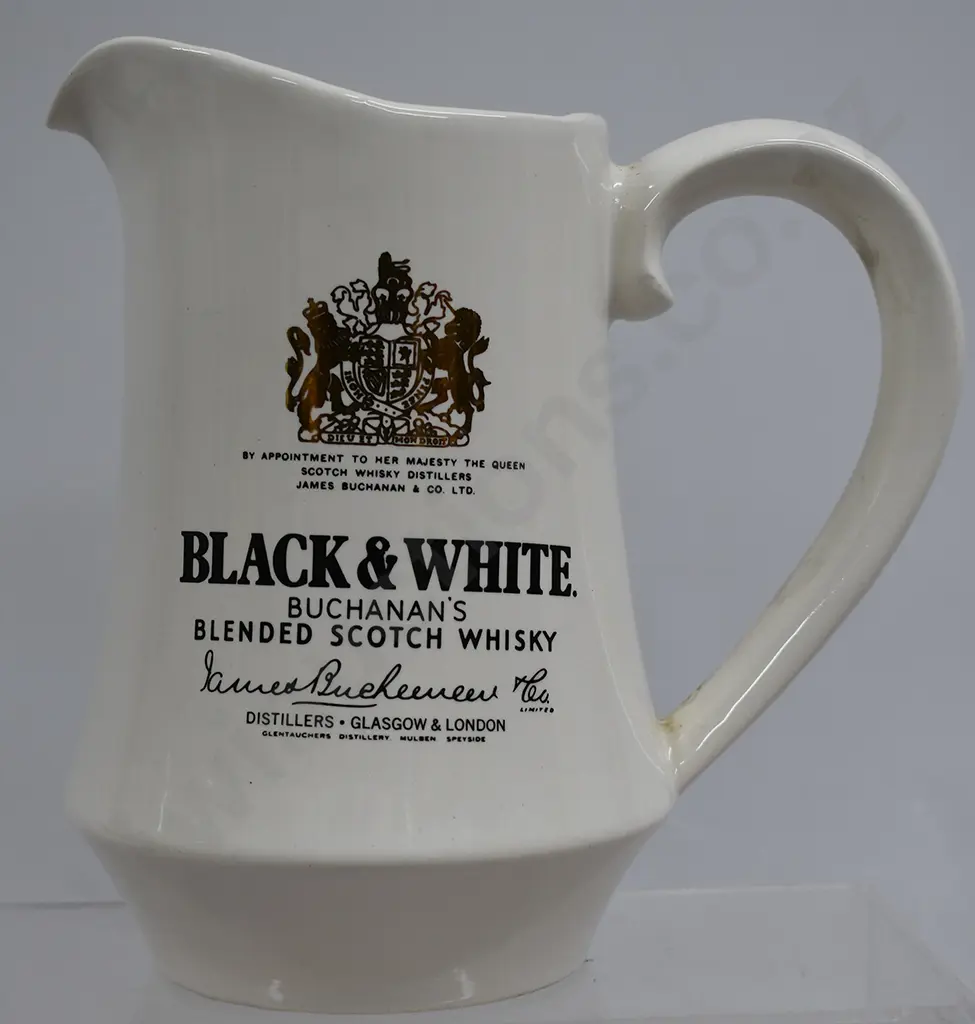 BLACK & WHITE SCOTCH WHISKY JUG Image 1++